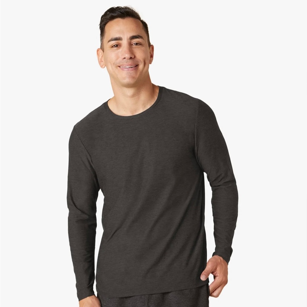Beyond Yoga featherweight mens long sleeve crew